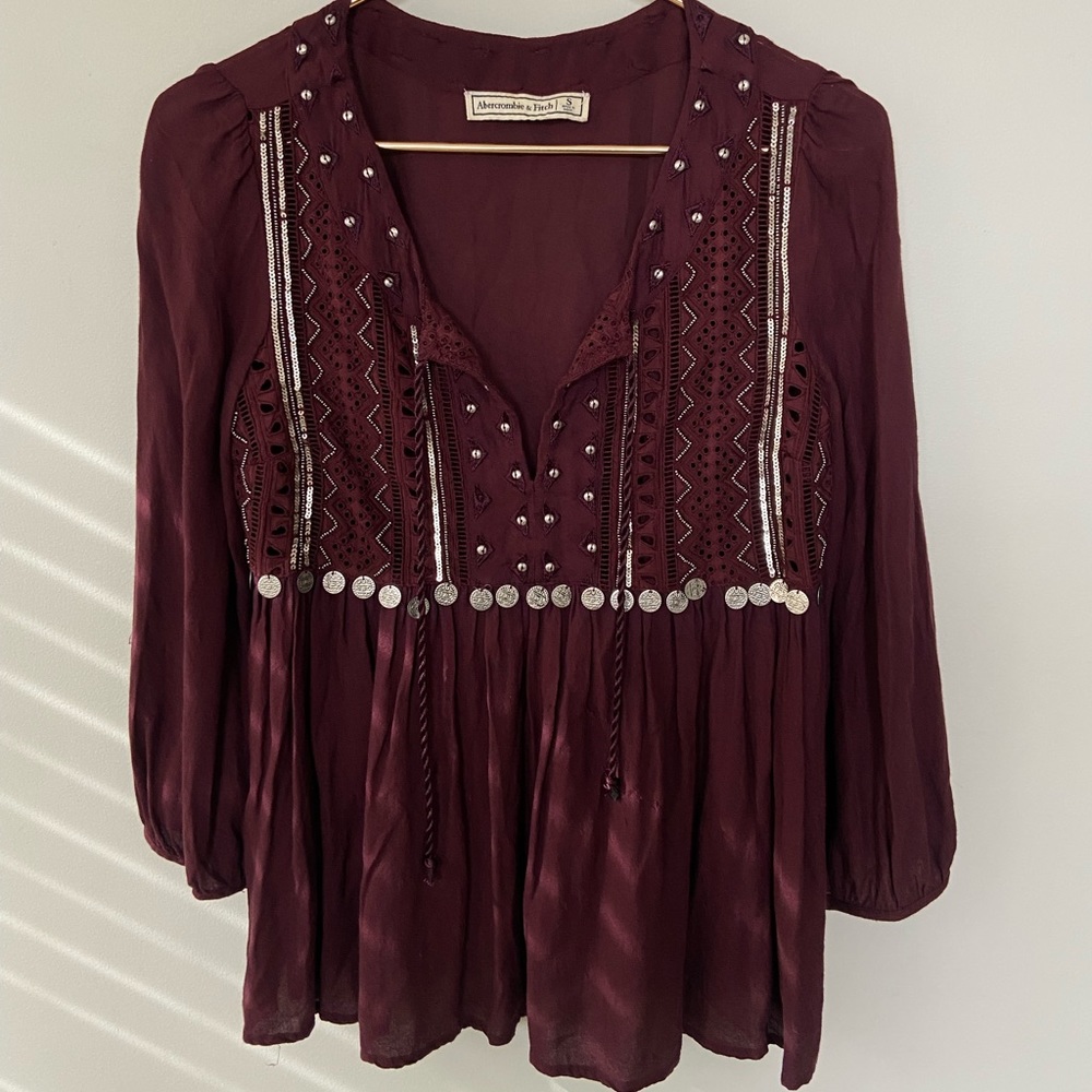 Abercrombie and fitch maroon top with bead details